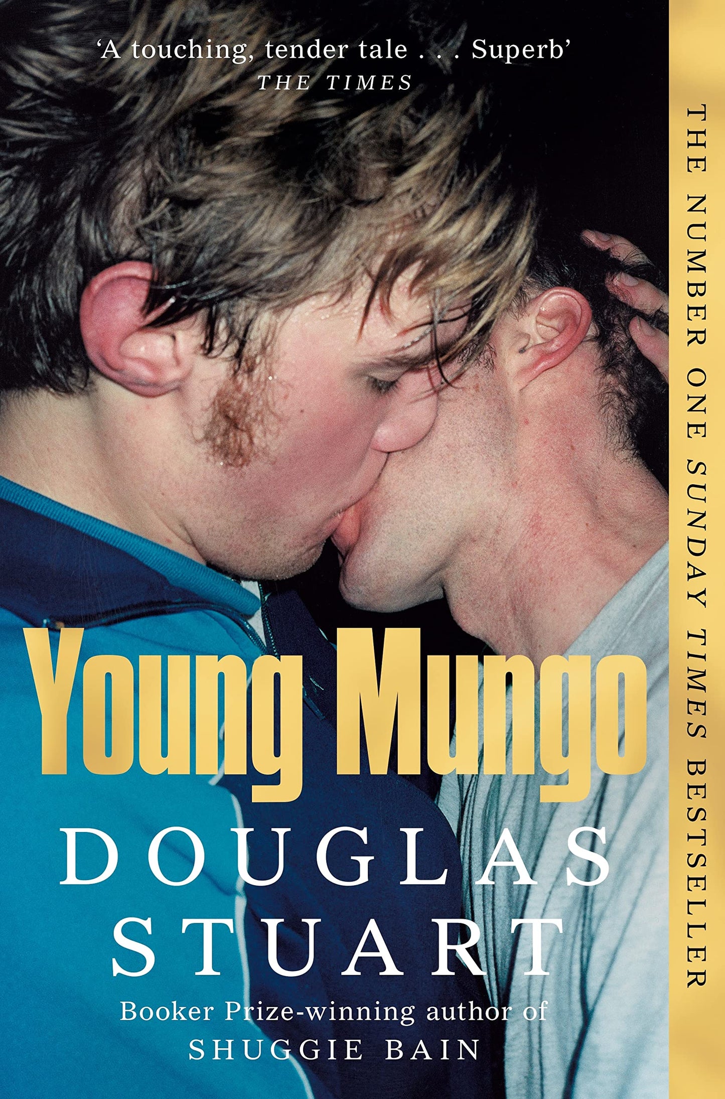 Book cover of Young Mungo by Douglas Stuart