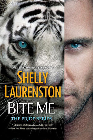 Book cover of Bite Me by Shelly Laurenston