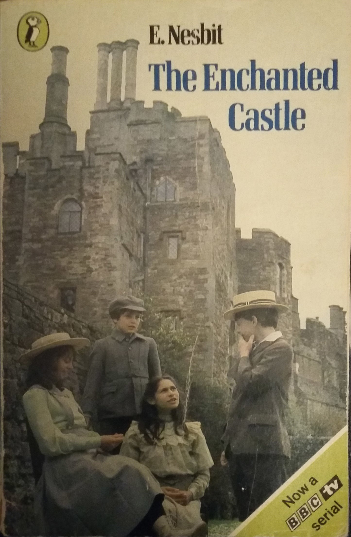 Book cover of The Enchanted Castle by E. Nesbit