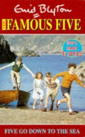 Book cover of Five Go Down to the Sea by Enid Blyton