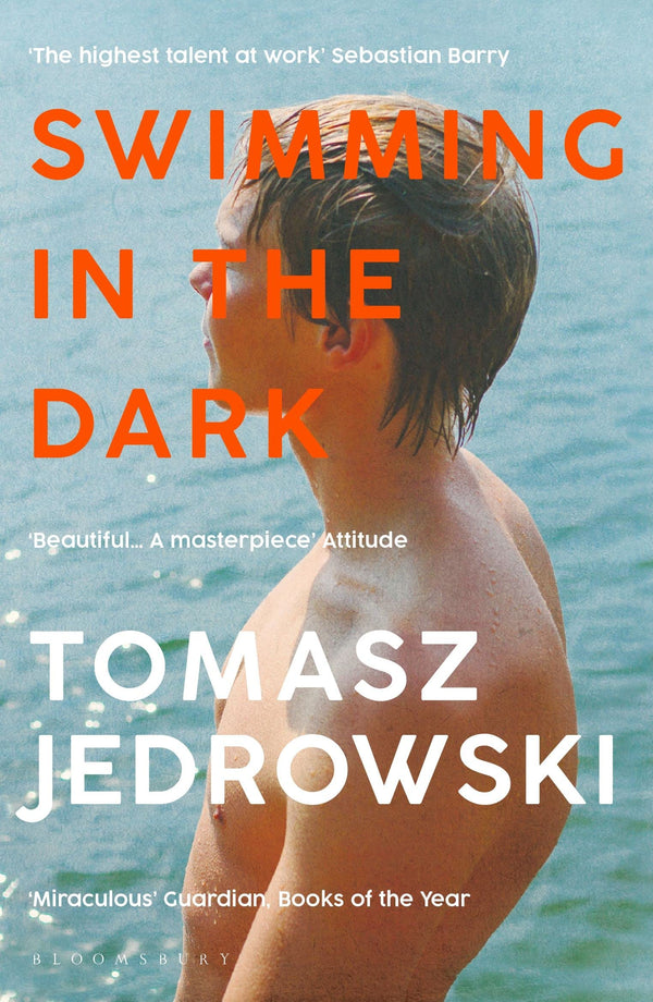 Book cover of Swimming In The Dark by Tomasz Jedrowski