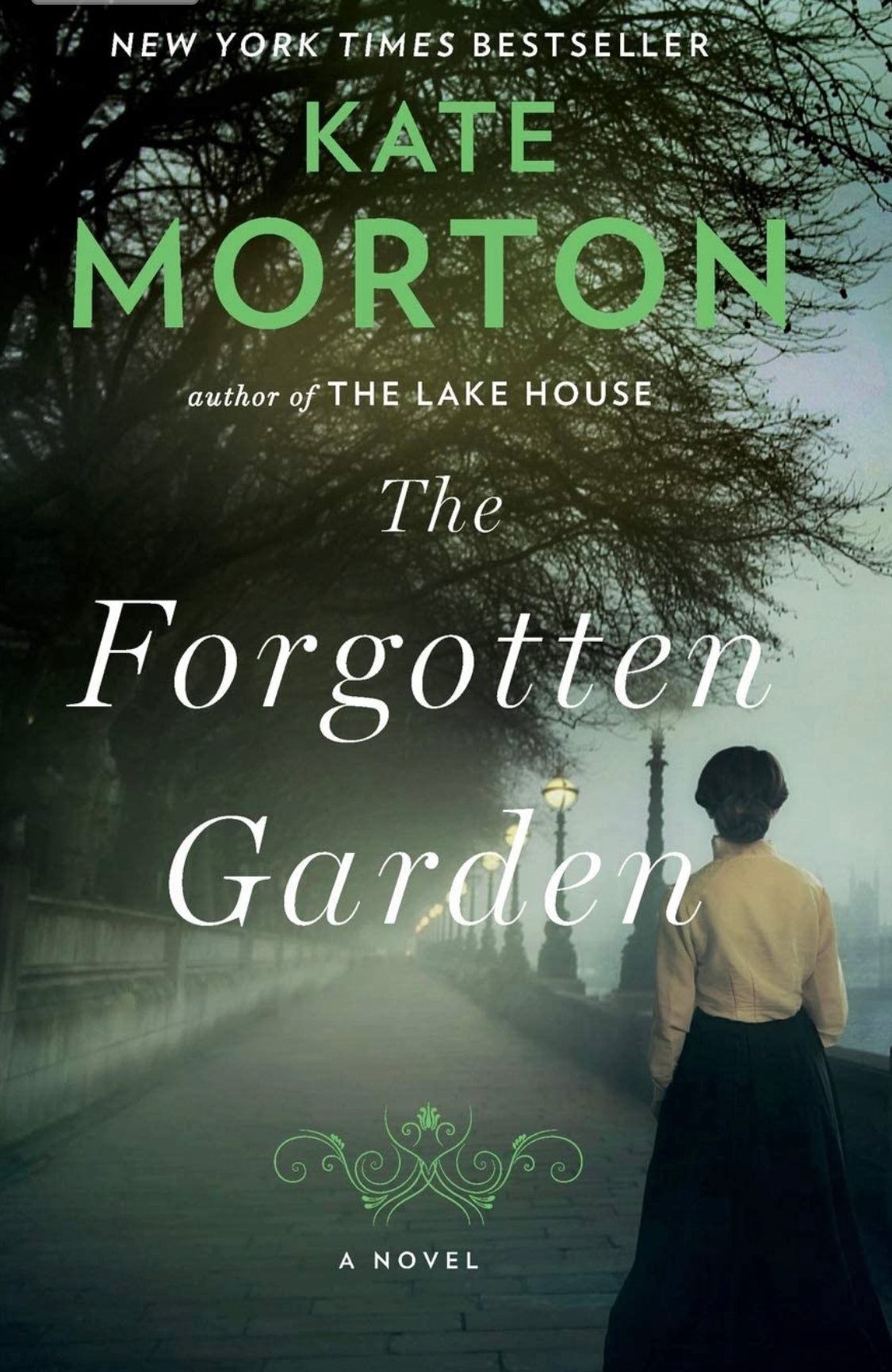 Book cover of The Forgotten Garden by Kate Morton