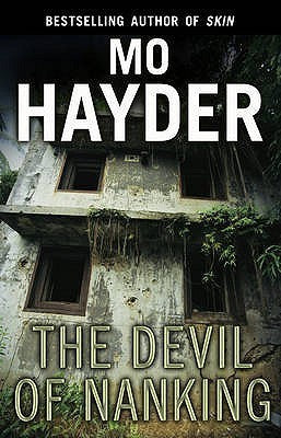Book cover of The Devil of Nanking by Mo Hayder