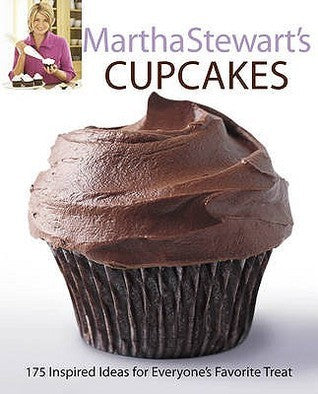 Book cover of Martha Stewart'S Cupcakes: 175 Inspired Ideas For Everyone'S Favourite Treat by stewart-martha